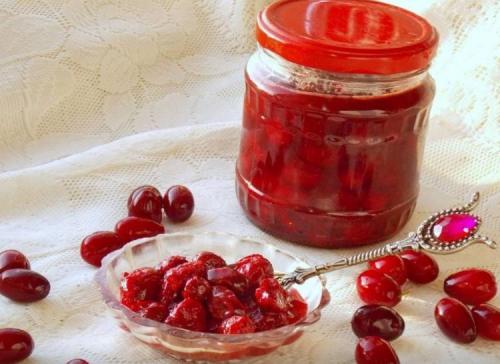 Варенье из кизила пальчики оближешь: простой рецепт