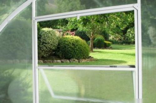 Форточка в теплице из поликарбоната своими руками. Монтаж форточки в теплицу своими руками 02