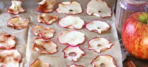 Сушеные яблоки в духовке с конвекцией. Как сушить яблоки в духовке на противне?