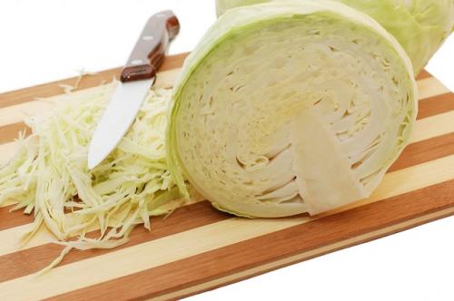 Квашеная капуста с целыми яблоками в ведре. Моченые яблоки с капустой и морковью по русски