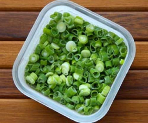 Какую температуру выдерживает лук. Помещение и способы хранения