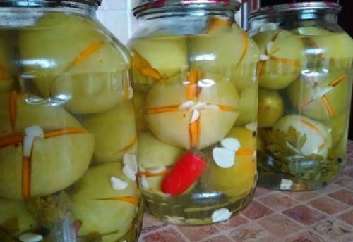 Зеленые помидоры квашеные в бочке. Квашеные зеленые помидоры в бочке 02