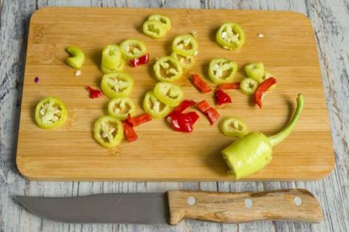 Солянка из красной капусты. Можно ли делать солянку из красной капусты. Солянка с краснокочанной капустой. Из квашеной капусты по-деревенски