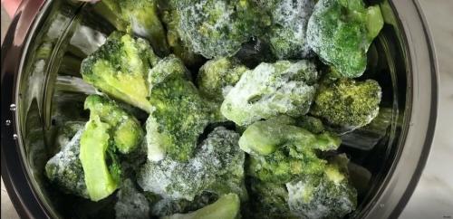 Приготовить брокколи жареная. Как пожарить брокколи на сковороде - простой и вкусный рецепт.