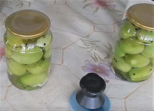 Зеленые помидоры квашеные в бочке. Квашеные зеленые помидоры в бочке 07