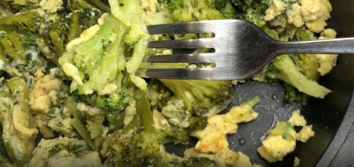 Приготовить брокколи жареная. Как пожарить брокколи на сковороде - простой и вкусный рецепт.