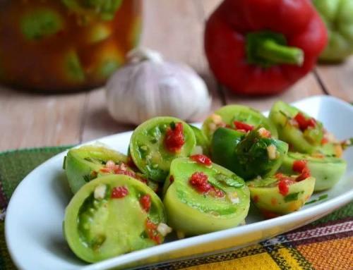 Соленые зеленые помидоры горячим способом. Зеленые помидоры на зиму в банках — 8 вкусных простых рецептов