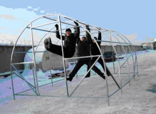 Деревянная теплица своими руками под поликарбонат. Разновидности конструкций и чертежи 10