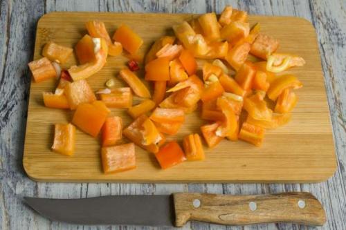 Солянка из красной капусты. Можно ли делать солянку из красной капусты. Солянка с краснокочанной капустой. Из квашеной капусты по-деревенски