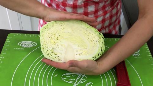 Квашеная капуста кочанами с яблоками. Как правильно заквасить капусту кочанами: пошаговая инструкция и варианты рецептуры