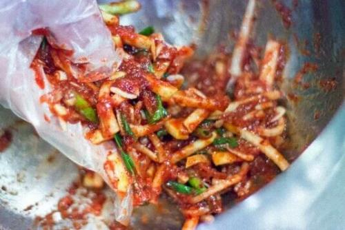 Как засолить капусту пекинскую. Та самая капуста кимчи, простой и вкусный рецепт пошагово (классический)