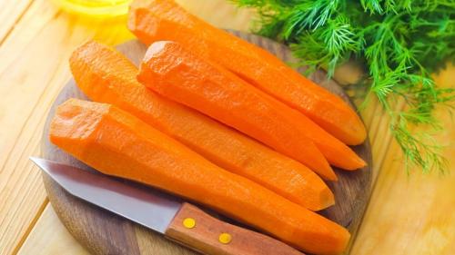 Как понять, что морковь испортилась. Причины почернения моркови после чистки и что с этим делать