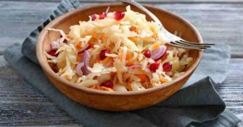 Квашеная капуста с целыми яблоками в ведре. Хрустящая квашеная капуста — классические рецепты на зиму