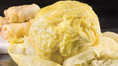 Квашеная капуста кочанами с яблоками. Как правильно заквасить капусту кочанами: пошаговая инструкция и варианты рецептуры