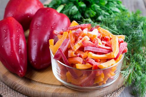 Как заморозить перец, чтобы не было запаха. Как заморозить болгарский перец на зиму – целым, в пакетах, нарезанный