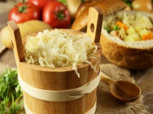 Квашеная капуста с медом и яблоками. Квашеная капуста с медом — стандартный рецепт