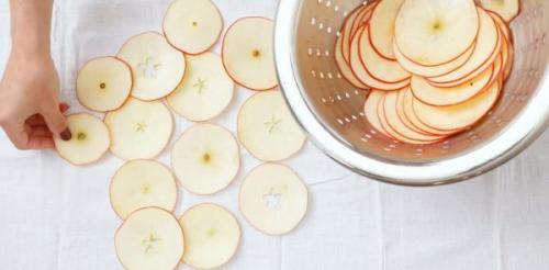 Естественная сушка яблок. Самый простой способ сушки фруктов. Как сушить яблоки в домашних условиях на солнце и воздухе, или в квартире