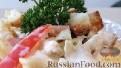Салат Цезарь с пекинской капустой курицей и сухариками и помидорами. Салат из пекинской капусты, Салат Цезарь 02 Салат Цезарь с пекинской капустой курицей и сухариками и помидорами. Салат из пекинской капусты, Салат Цезарь 02