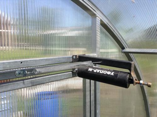 Автоматическая форточка для теплицы своими руками. Варианты исполнения 10 Автоматическая форточка для теплицы своими руками. Варианты исполнения 10