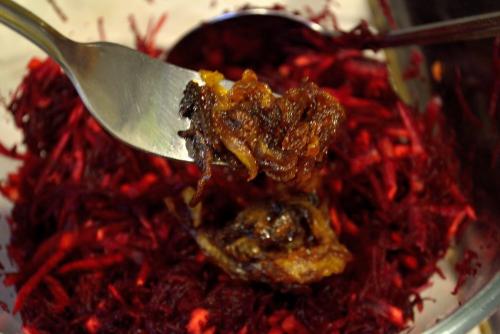 Сырая свекла рецепты. Салат из сырой свеклы. Пока сама не опробовала не верила, что так готовят