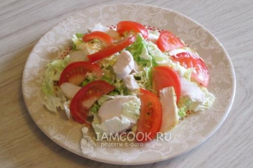 Салат Цезарь с пекинской капустой курицей и сухариками и помидорами. Салат из пекинской капусты, Салат Цезарь 12 Салат Цезарь с пекинской капустой курицей и сухариками и помидорами. Салат из пекинской капусты, Салат Цезарь 12