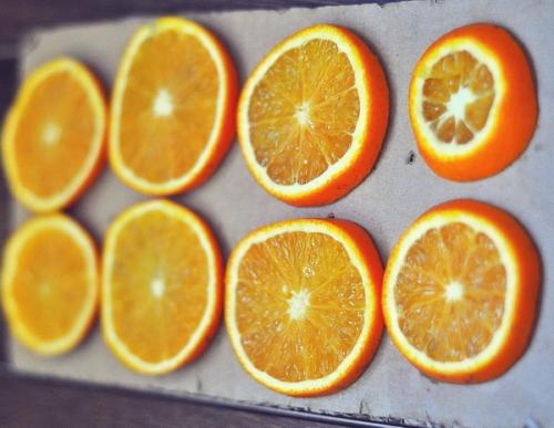 Как сушить яблоки для декора. Как правильно высушить цитрусовые фрукты для декора?