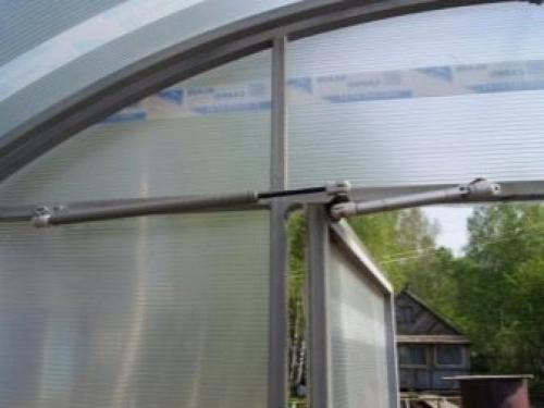 Автоматическая форточка для теплицы своими руками. Варианты исполнения 05 Автоматическая форточка для теплицы своими руками. Варианты исполнения 05