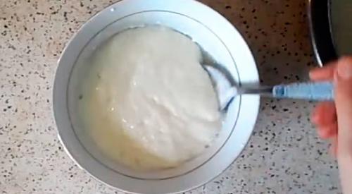 Заморозить яблоки для шарлотки. 