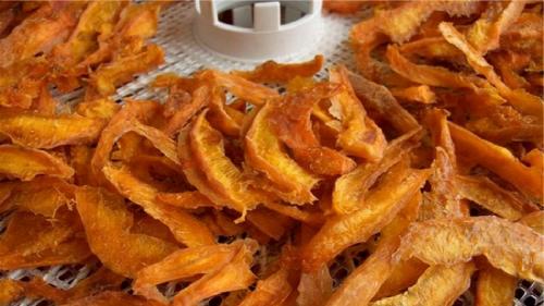 Как высушить тыкву для еды. Полезные снеки в домашних условиях: как сушить тыкву в электросушилке правильно и с чем её можно съесть