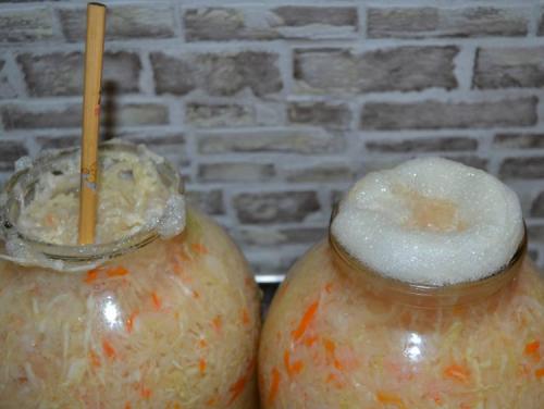 Как солить капусту в 3 литровой банке на зиму — простой рецепт