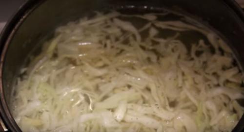 Борщ из сушеной свеклы. Как сварить борщ, чтобы он был красным и сохранял цвет?