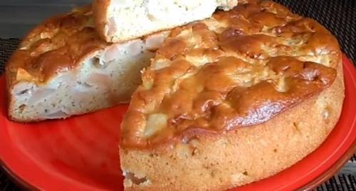 Заморозить яблоки для шарлотки. 