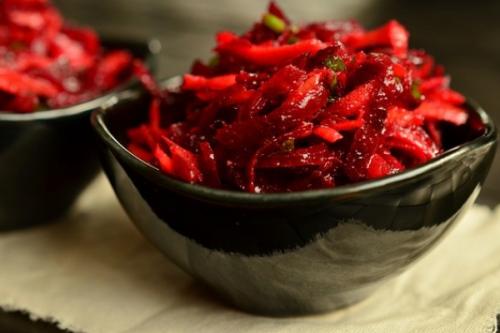 Свекла сырая или вареная полезнее. Свекла сырая или вареная?! Вопрос, который мучает многих