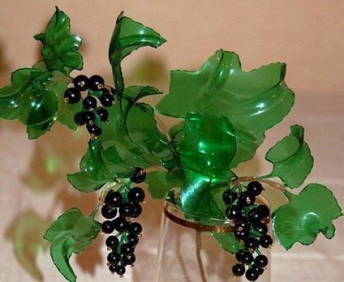 Цветы из пластиковых бутылок для сада 03