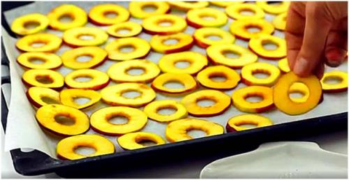 Как посушить яблоки в домашних условиях. Как сушить яблоки в домашних условиях —, как правильно сушить в духовке, микроволновке, на солнце