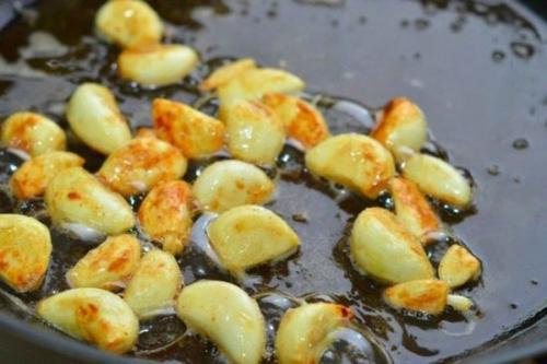 Жареный чеснок вред. Жареные дольки чеснока: польза и вред