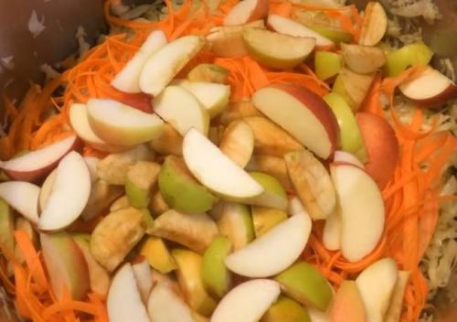 Квашеная капуста с яблоками в бочке. Квашеная капуста с яблоками — рецепт на 3-литровую банку 12 Квашеная капуста с яблоками в бочке. Квашеная капуста с яблоками — рецепт на 3-литровую банку 12