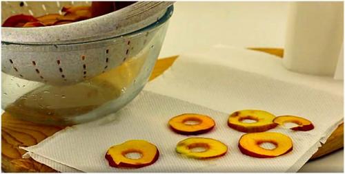 Как в домашних условиях высушить яблоки на зиму. Как сушить яблоки в домашних условиях —, как правильно сушить в духовке, микроволновке, на солнце