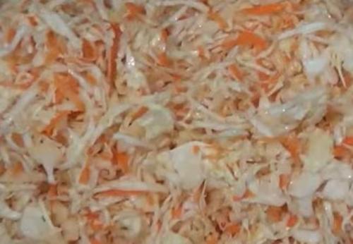 Квашеная капуста с яблоками в бочке. Квашеная капуста с яблоками — рецепт на 3-литровую банку