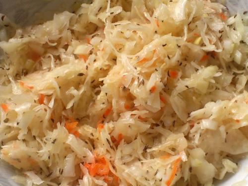 Квашеная капуста в собственном соку в бочке. Квашеная капуста в собственном соку с тмином