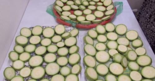 Как сохранить на зиму кабачки в свежем виде. Можно ли хранить кабачки 02 Как сохранить на зиму кабачки в свежем виде. Можно ли хранить кабачки 02