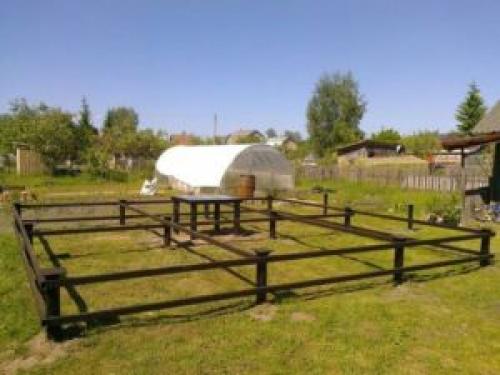 Усиление свайного фундамента профильной трубой. Виды и типы обвязок