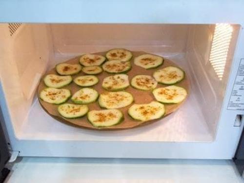 Как правильно хранить острые чипсы из кабачков, чтобы они не потеряли свою хрустящесть. Вкусные чипсы из кабачков, пошаговый рецепт с фотографиями