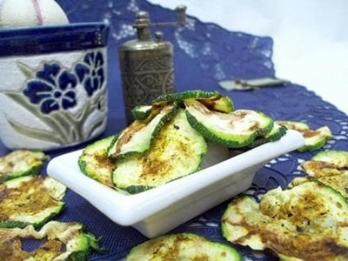 Могут ли кабачковые чипсы быть альтернативой обычным картофельным чипсам. Вкусные чипсы из кабачков, пошаговый рецепт с фотографиями