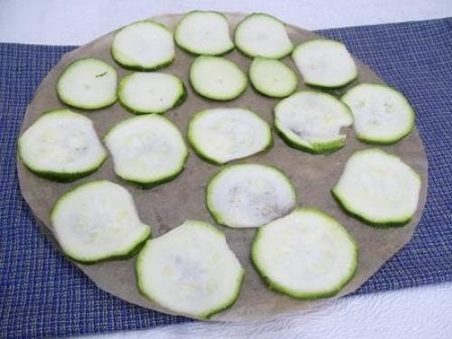 Могут ли кабачковые чипсы быть альтернативой обычным картофельным чипсам. Вкусные чипсы из кабачков, пошаговый рецепт с фотографиями