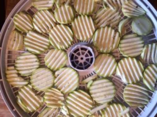 Какие пользу несут с собой легкие чипсы из кабачка. Домашние кабачковые чипсы