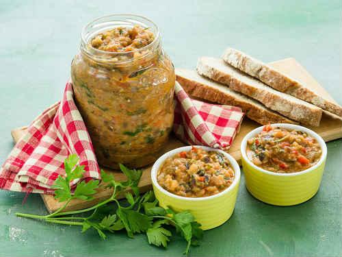 Какая икра вкуснее кабачковая и баклажанная. Икра из кабачков и баклажанов — рецепты «Пальчики оближешь»