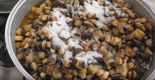 Какая икра вкуснее кабачковая и баклажанная. Икра из кабачков и баклажанов — рецепты «Пальчики оближешь»