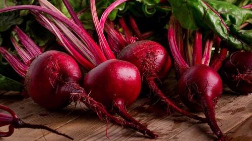 В чем разница между сырой и вареной свеклой. Какая свекла полезнее сырая или вареная: сравниваем состав и лечебные свойства