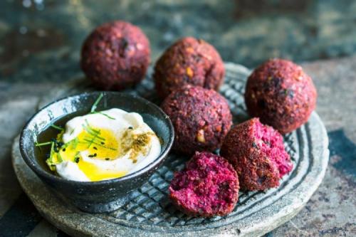 Какие рецепты с свеклой подходят для повседневного рациона. Блюда из свеклы: 20 быстрых и бюджетных рецептов на любой вкус